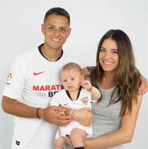 sarah kohan|javier hernandez chicharito wife.